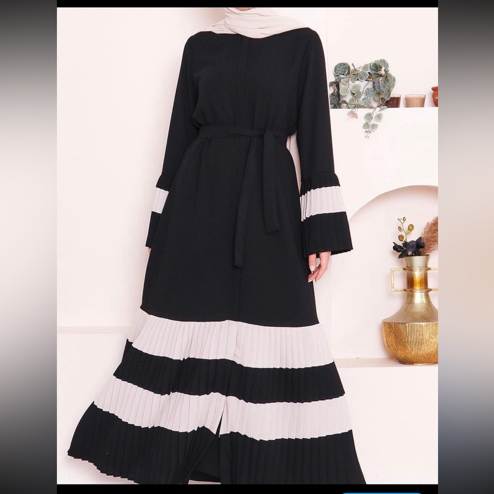 Gorgeous pleated 3 way cardigan